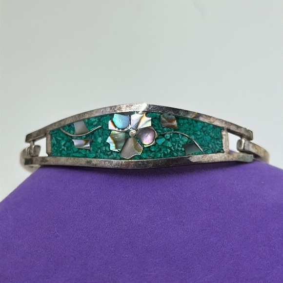 Jewelry - 💛 Vintage Shell Turquoise Inlay Mexican Bracelet